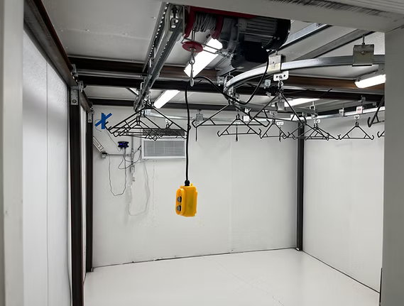 Circle5K Meat Cooler - Interior View